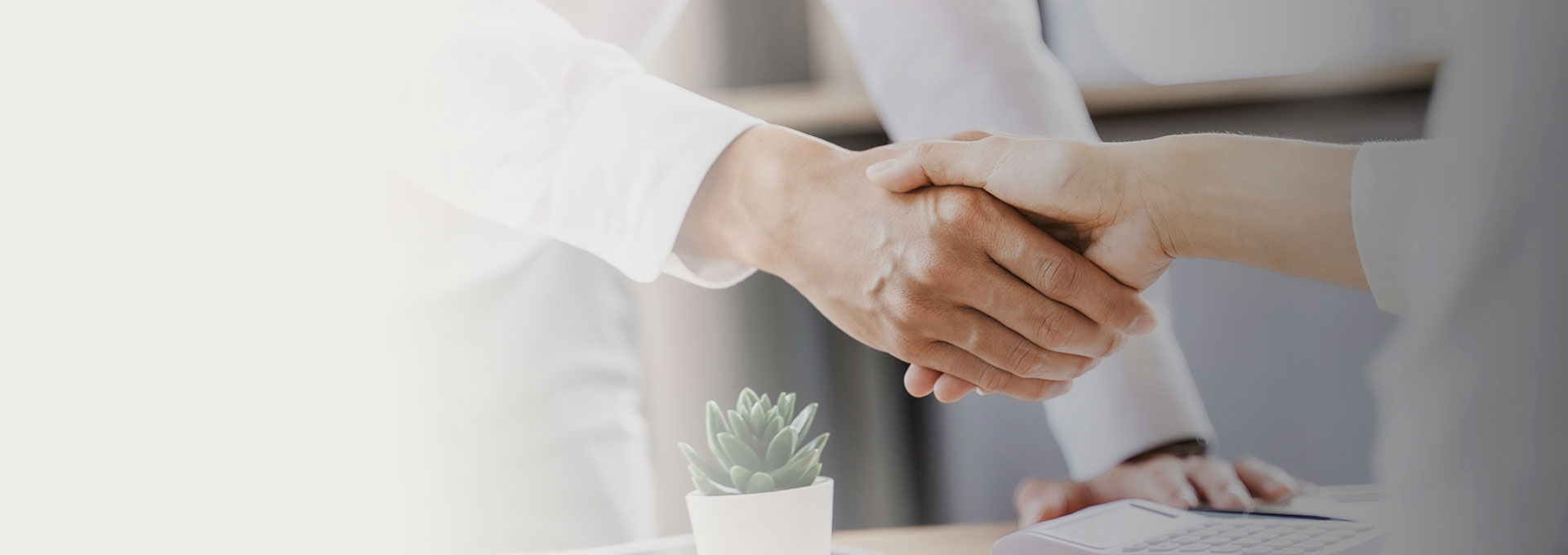 联系我们 联系我们